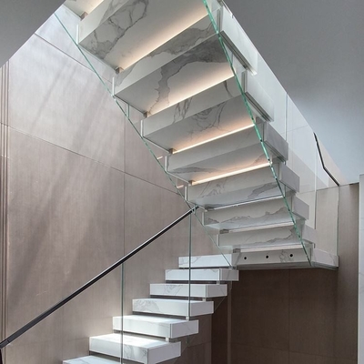 La pietra di qualità superiore fa un passo traversa diritta di forma della scala il LED Zig Zag