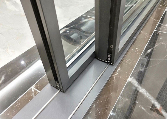 Il doppio di alluminio moderno ha lustrato i portelli scorrevoli per spingere e tirare l'apertura