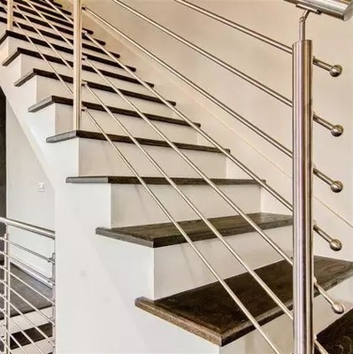 Balaustre e corrimani all'aperto della scala del corrimano del balcone di acciaio inossidabile