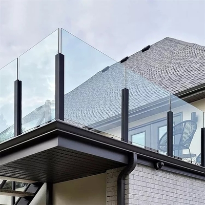 Corrimani di vetro laminati moderni del balcone, posta di vetro di acciaio inossidabile della balaustra
