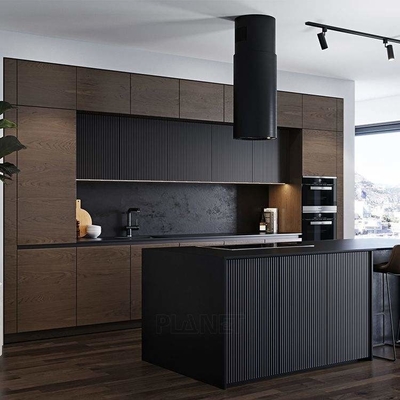 Mobili di lusso Nuovi disegni Cucina moderna Armadio Armadio in PVC Controsoffitto