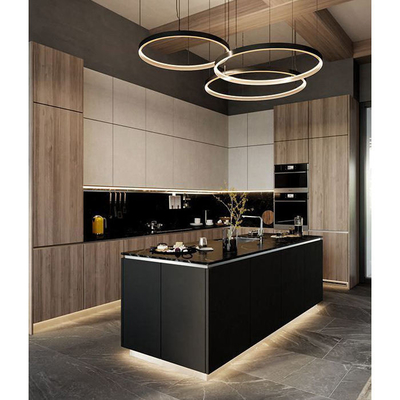 Rivestimento moderno della lacca dell'armadio da cucina dell'ultimo della mobilia tek domestico su ordinazione del quarzo
