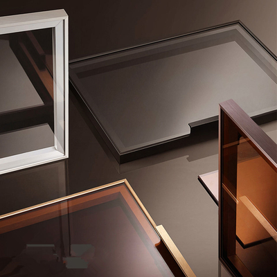 Gabinetto di vetro della porta del salone della camera da letto, alto guardaroba moderno di lucentezza