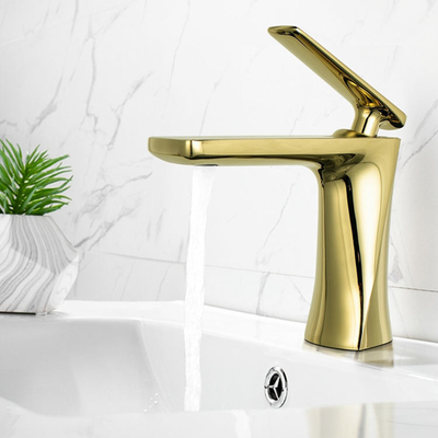 Il singolo lavandino del bacino dell'acqua della maniglia degli articoli del miscelatore di colore dorato sanitario dei rubinetti spilla per il bagno
