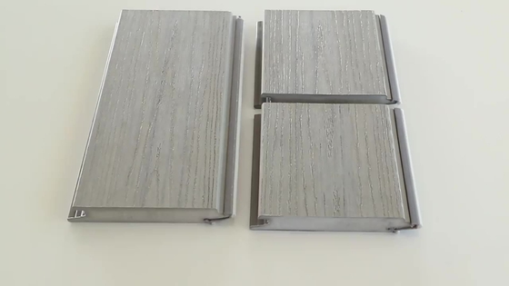 Decking composito resistente UV del PVC di 18mm Matt Plastic Wood Grain Flooring