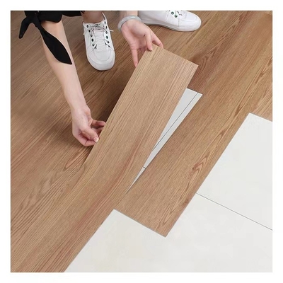 Piastrelle per pavimento autoadesive 6x36 del vinile delle plance di legno della buccia e del bastone della prova di slittamento»