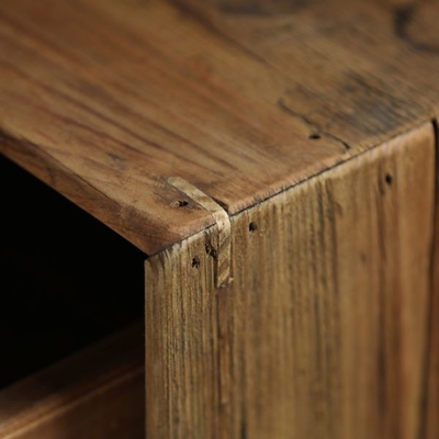 La mano di legno solida ha scolpito l'armadietto antico rustico su misura del pino riciclato guardaroba