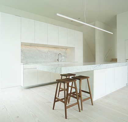 parti anteriori Handleless di Matte Black Kitchen Cabinets With della grande isola del MDF E1 di 18mm