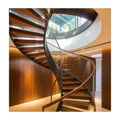 Scala a chiocciola di economia di spazio per la soffitta