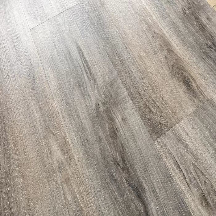 Pavimentazione di legno impermeabile della plancia del vinile di clic del grano 4mm 5mm 6mm del pavimento grigio del PVC SPC del fumo